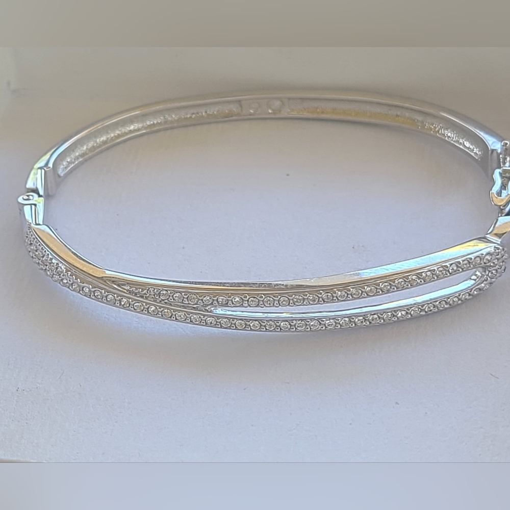Swarovski Silver Bangle Crystal Bracelet- Excellent Condition Medium